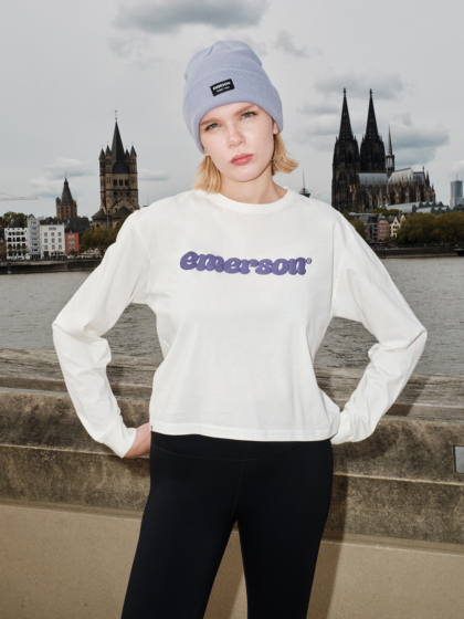 EMERSON WOMEN’S LONG SLEEVE CROP TEE